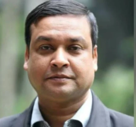হাসপাতাল থেকে বাসায় ফিরলেন সাংবাদিক নেতা কাদের গনি চৌধুরী 